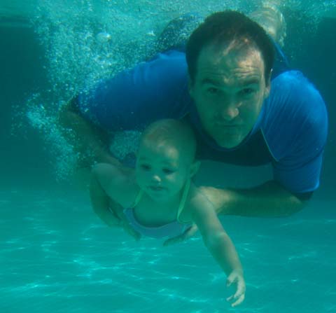 Wit dad underwater