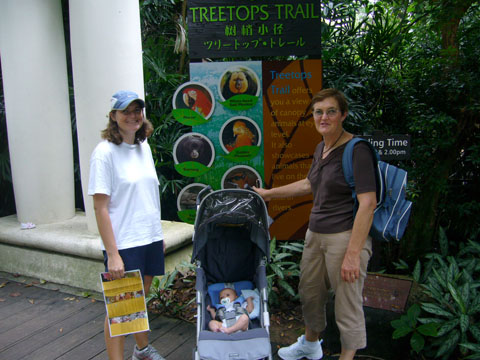 Tegan, mum and Grandma at the Zoo